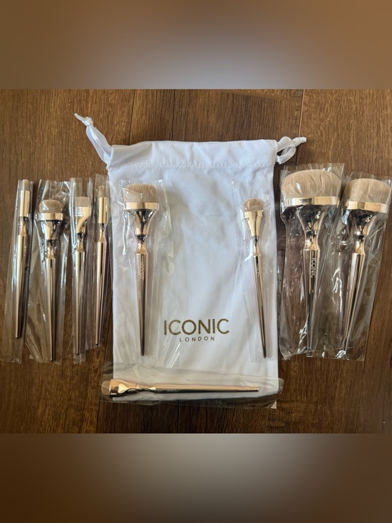 ICONIC London Other - ICONIC LONDON HD BLEND COMPLETE 9 BRUSH SET - NEW